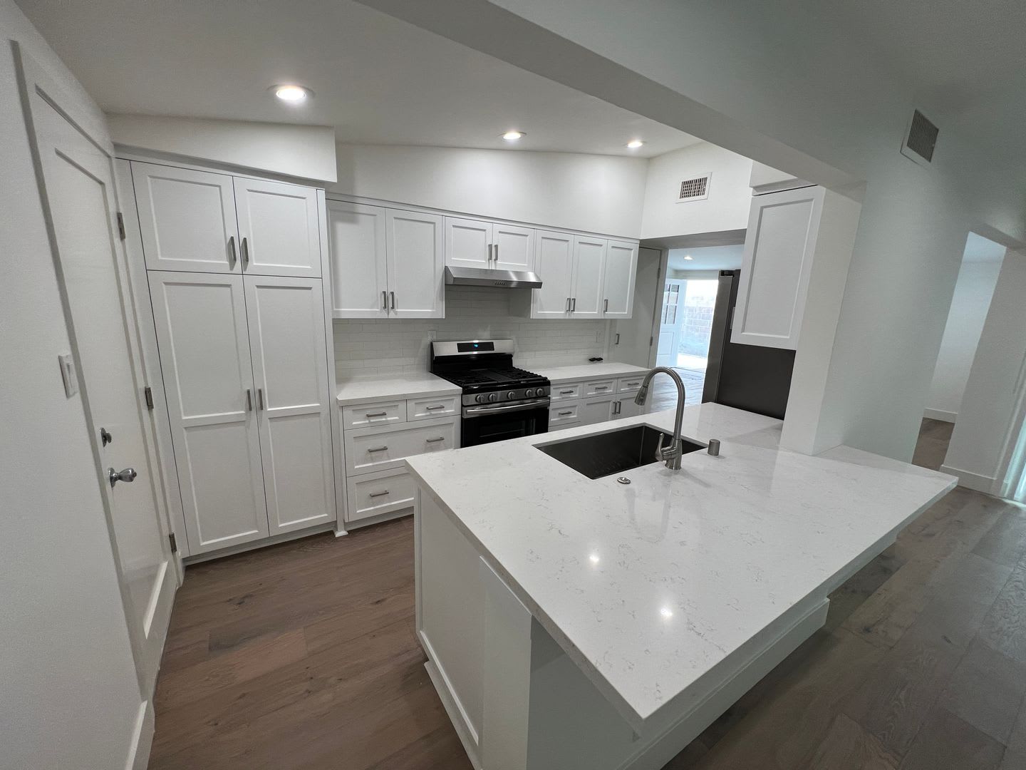 Pierpont Beach House for Lease! – photo 5