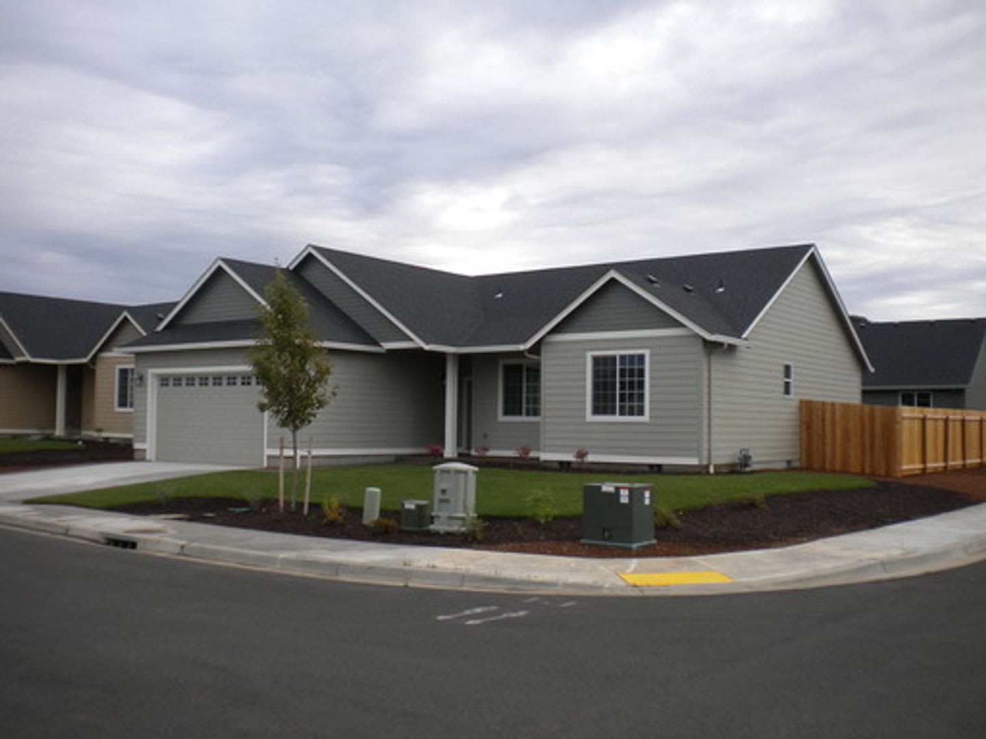 Charming Newer Build in The Reserve – Junction City Gem! – photo 1