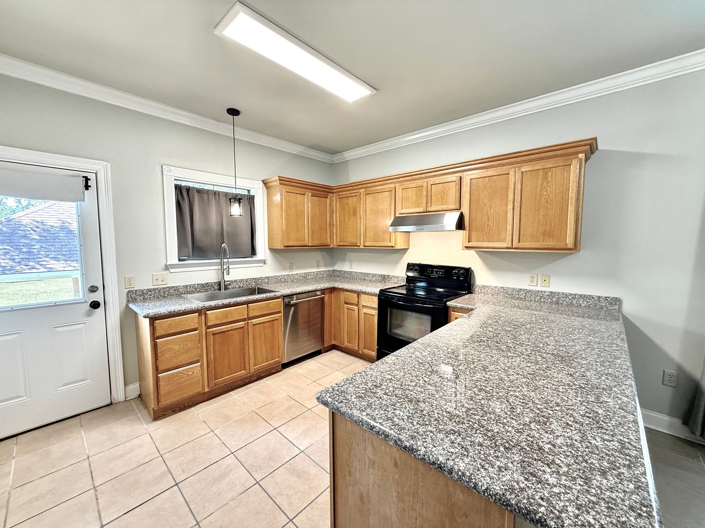 Spacious 3-Bedroom Home in Walker – photo 5