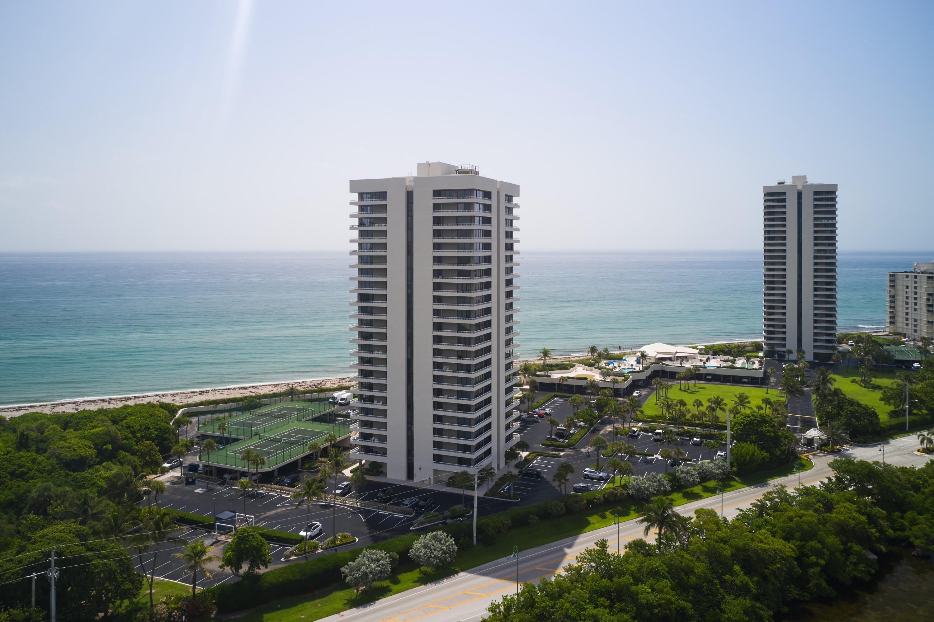 5550 N Ocean Drive – photo 2