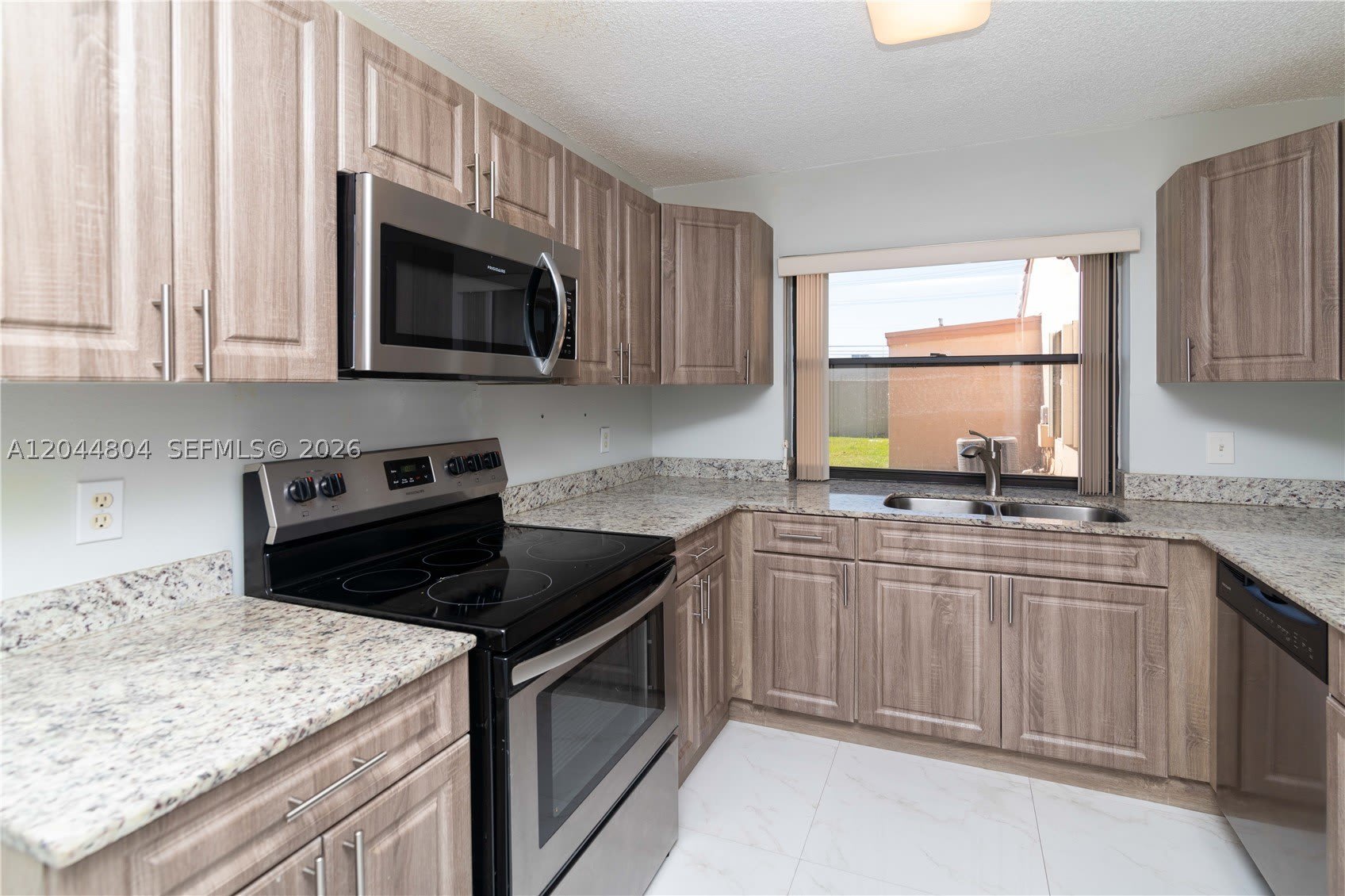 17059 NW 60th Ct – photo 4