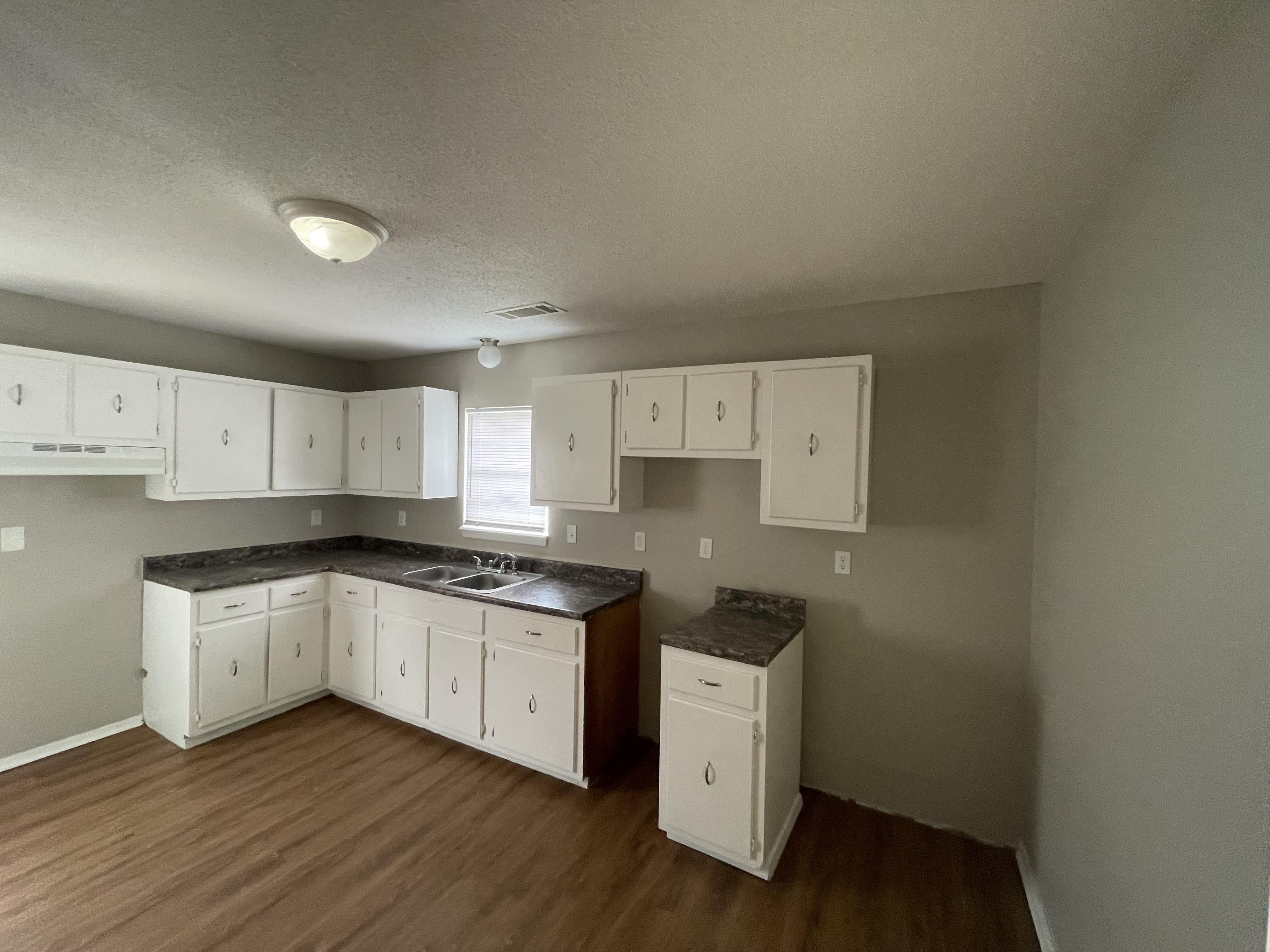 3008 Crystal Ave – photo 5