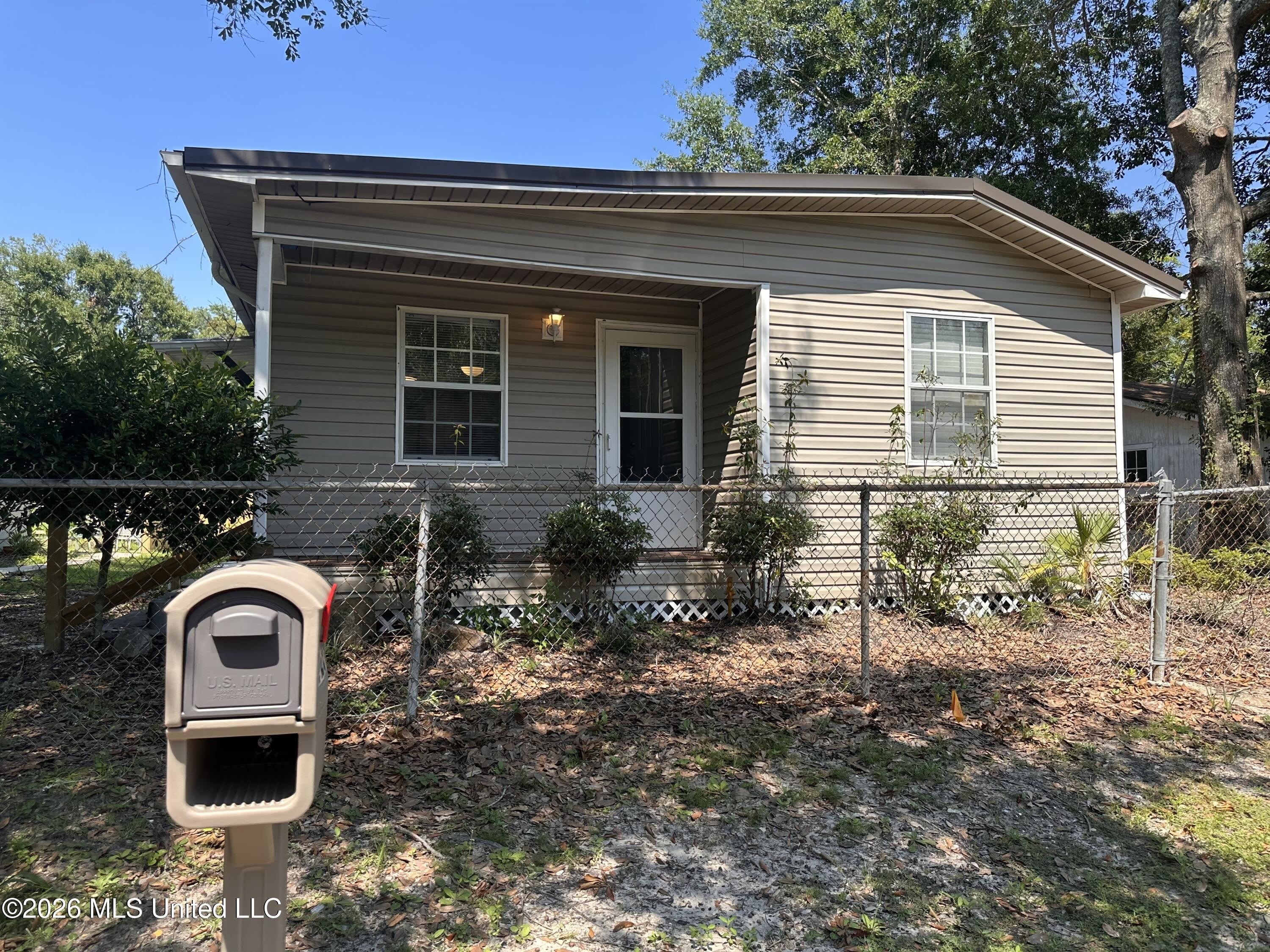 1206 Beach Avenue – photo 1