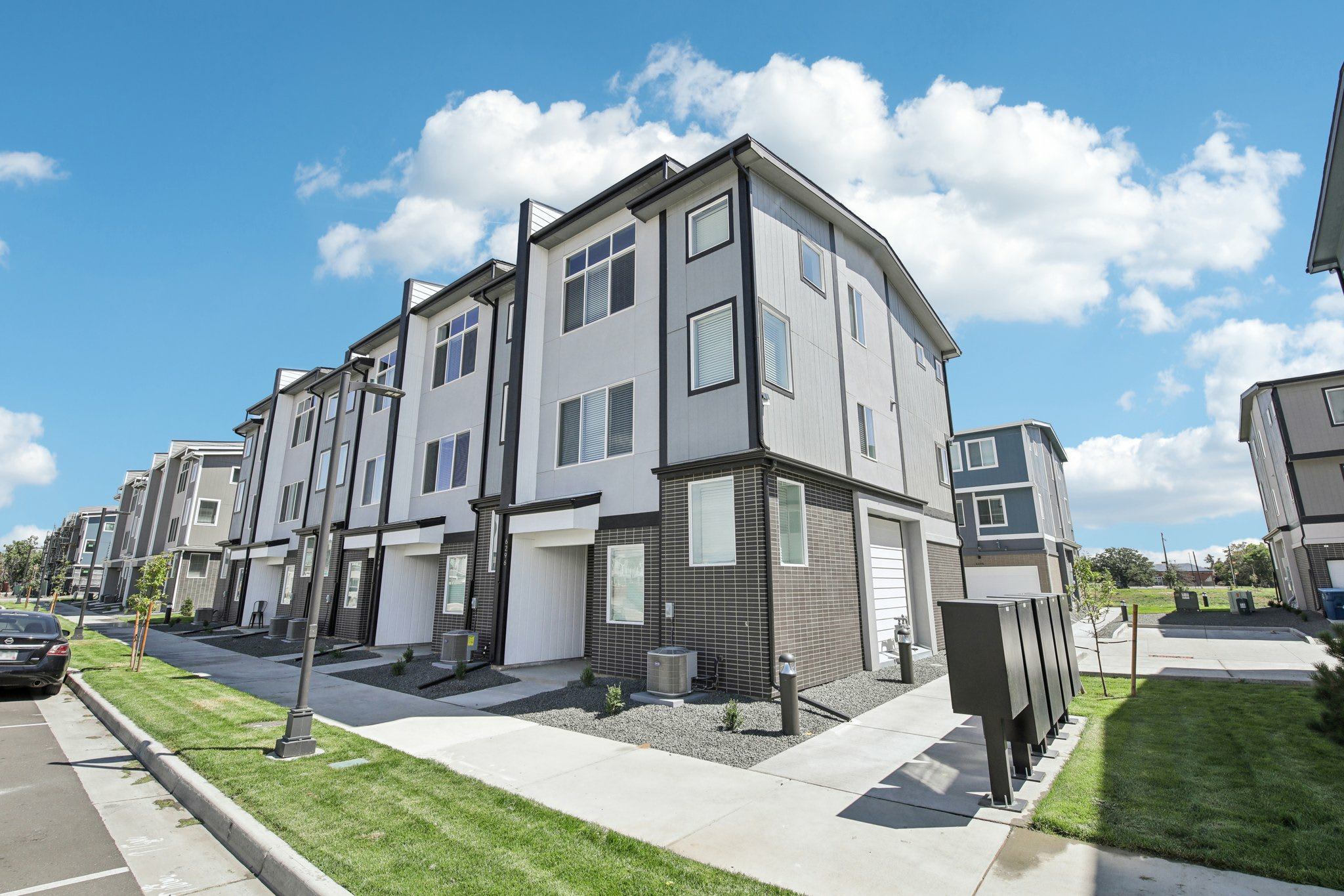 The Rowhomes at Greyhound Park – photo 4