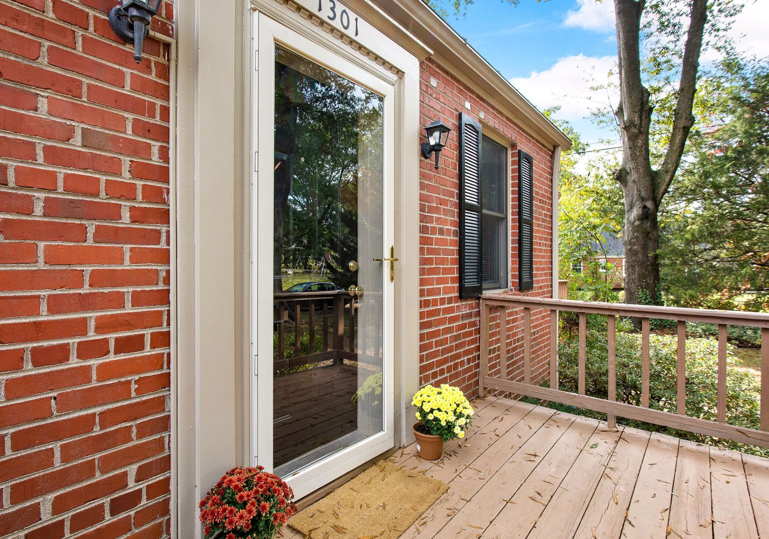 2 Bedroom Home off of Monument Ave with Great Move-In Special!! ***Available Early September*** – photo 5