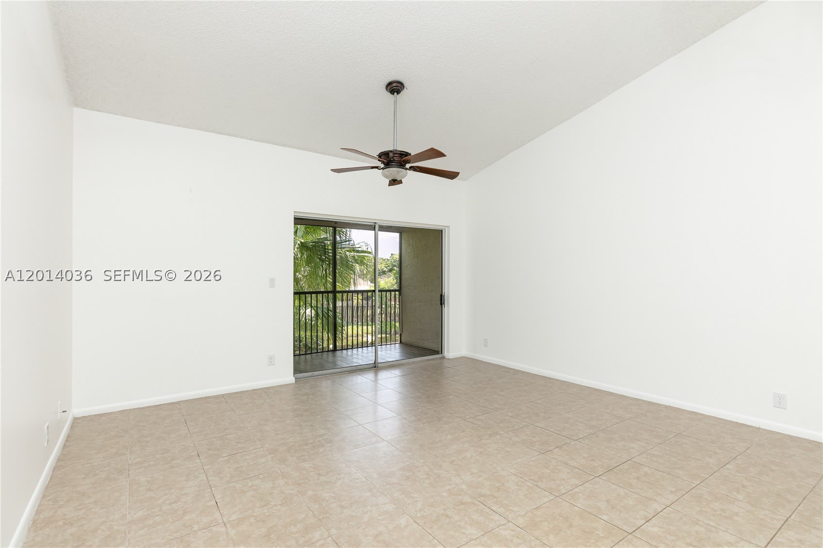 717 Gardens Dr – photo 2