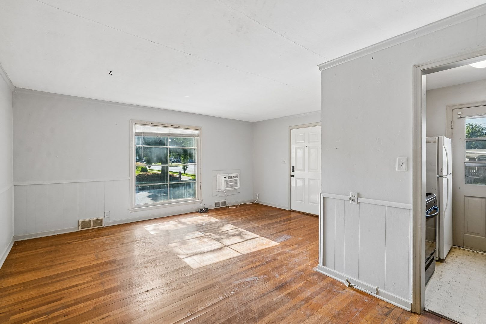 Charming 1 Bedroom! – photo 4