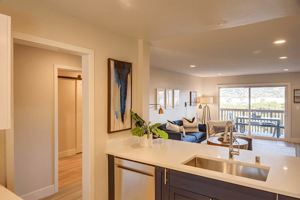 Harbor Point Waterfront Apartments – photo 5