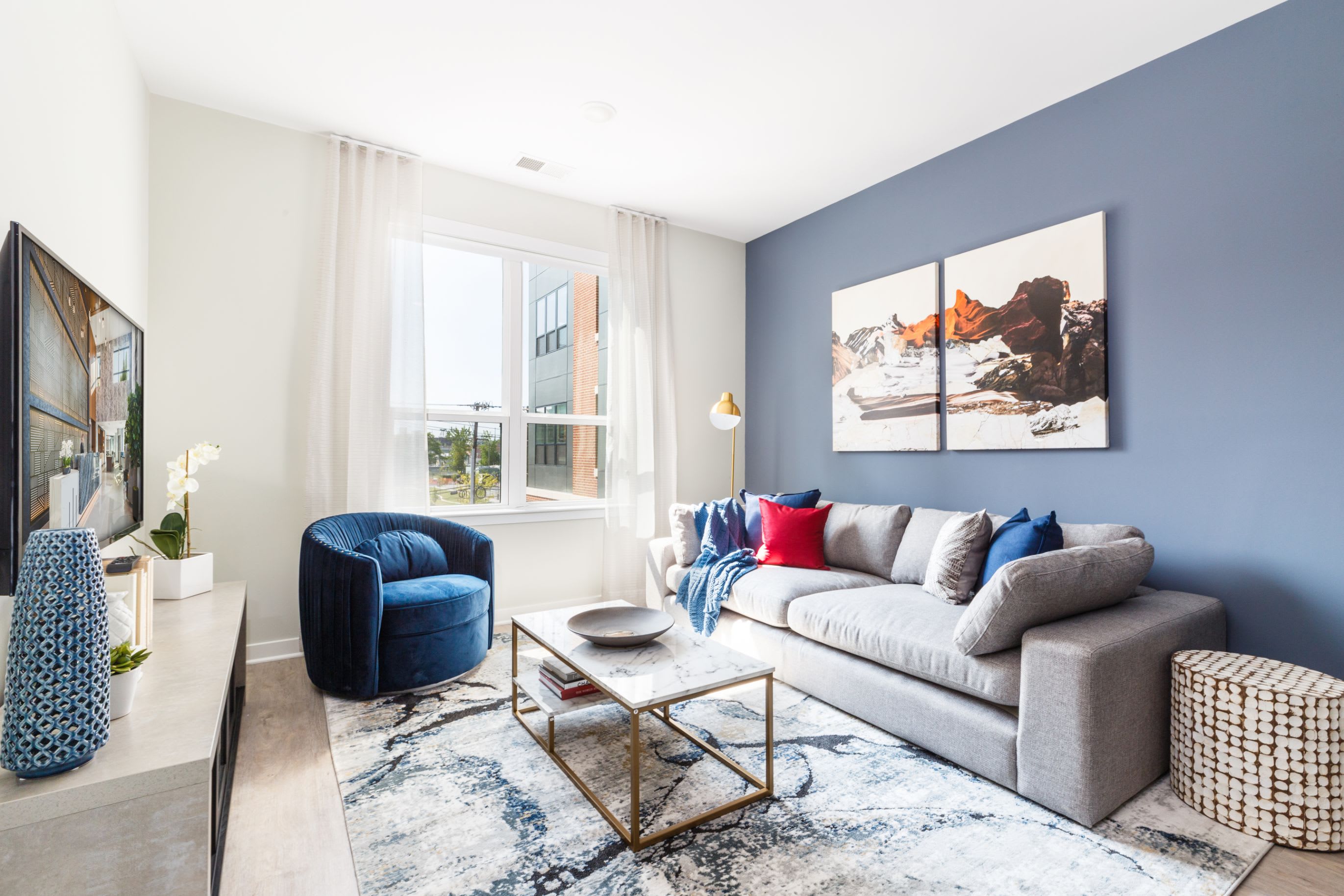 100 House – photo 2