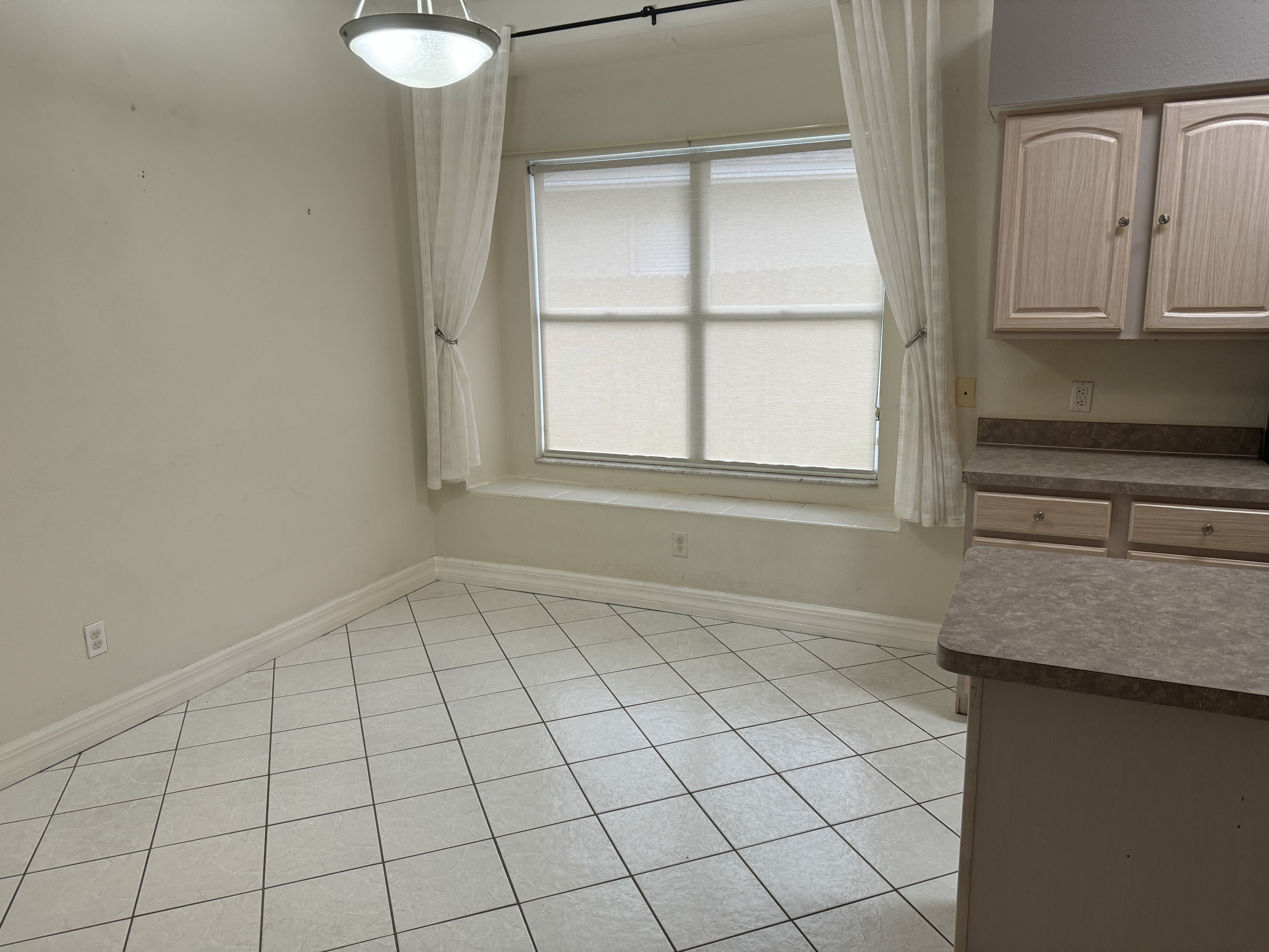 8404 Fenwick Avenue – photo 5