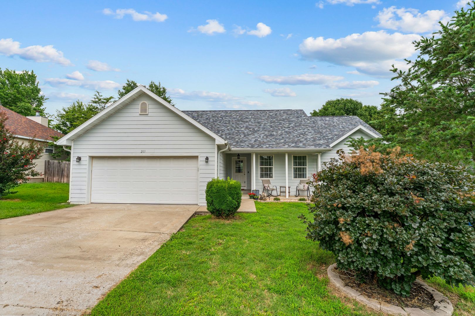 Beautifully Updated 3 Bedroom Home With 2 Baths 2 Car Garage With Fenced Yard – photo 3