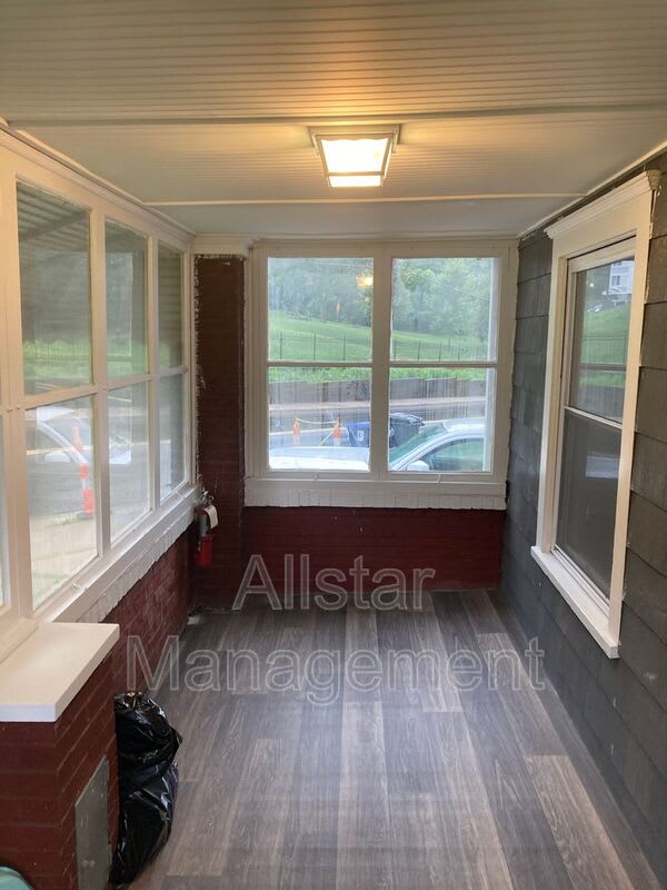 1201 East Avenue – photo 3