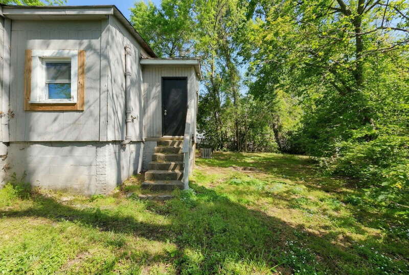 218 Irving Avenue – photo 4