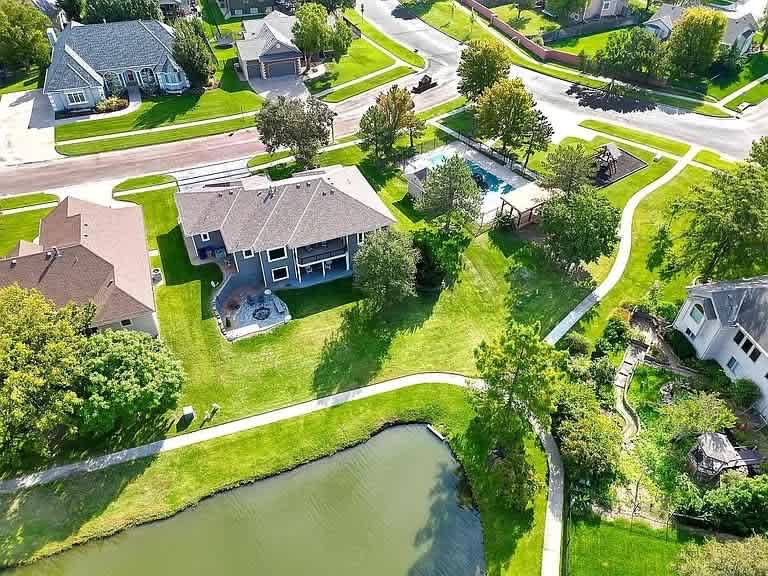 1755 East Tiara Pines Street – photo 2