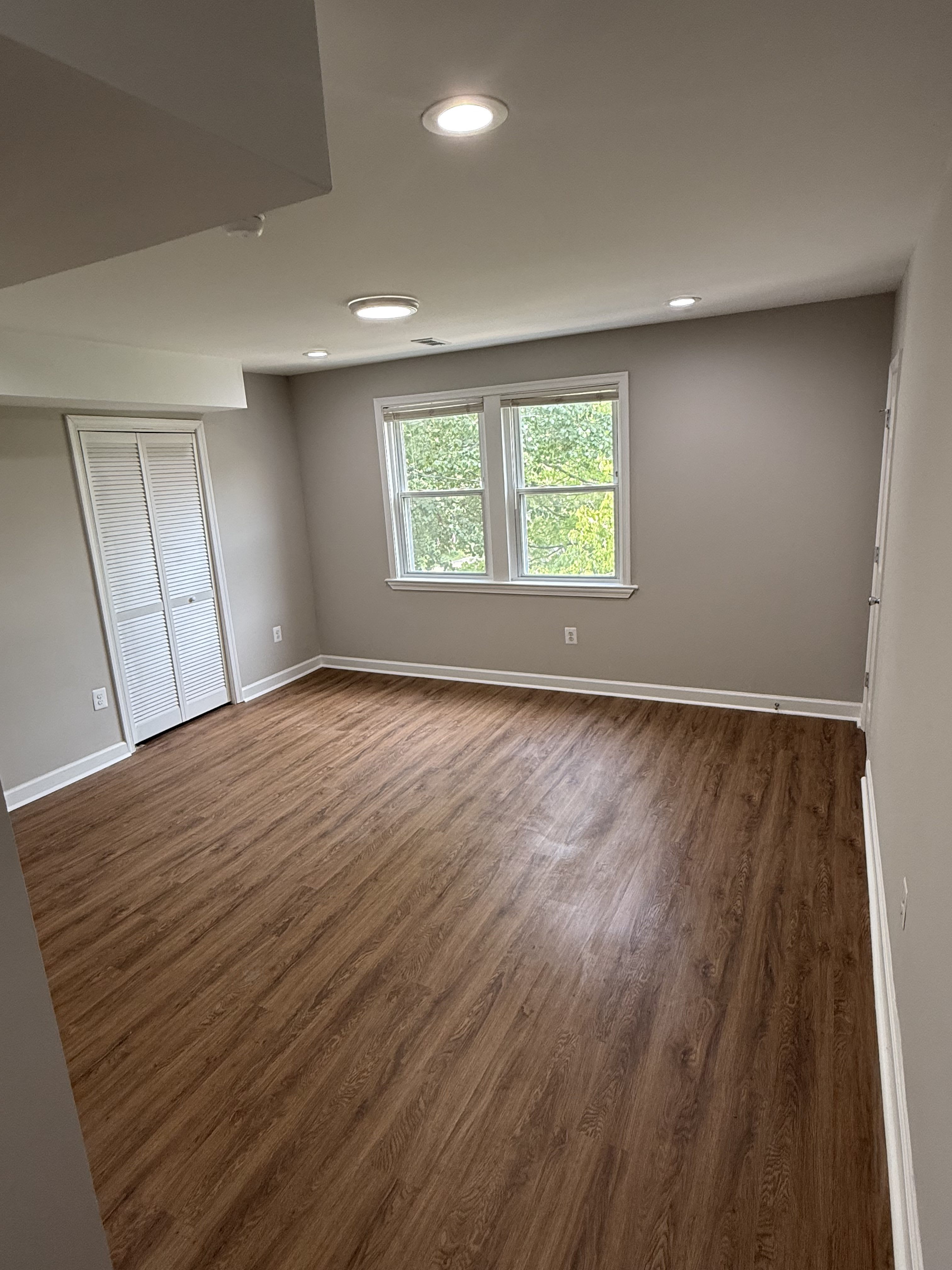 403 Newcomb Street Southeast – photo 1