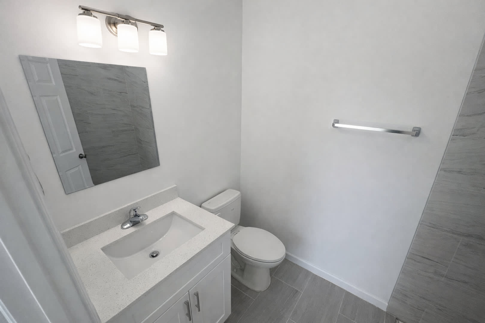 BRAND NEW MODERN SF HOME 3BD+den/2BA with GARAGE IN LEHIGH ACRES! – photo 3