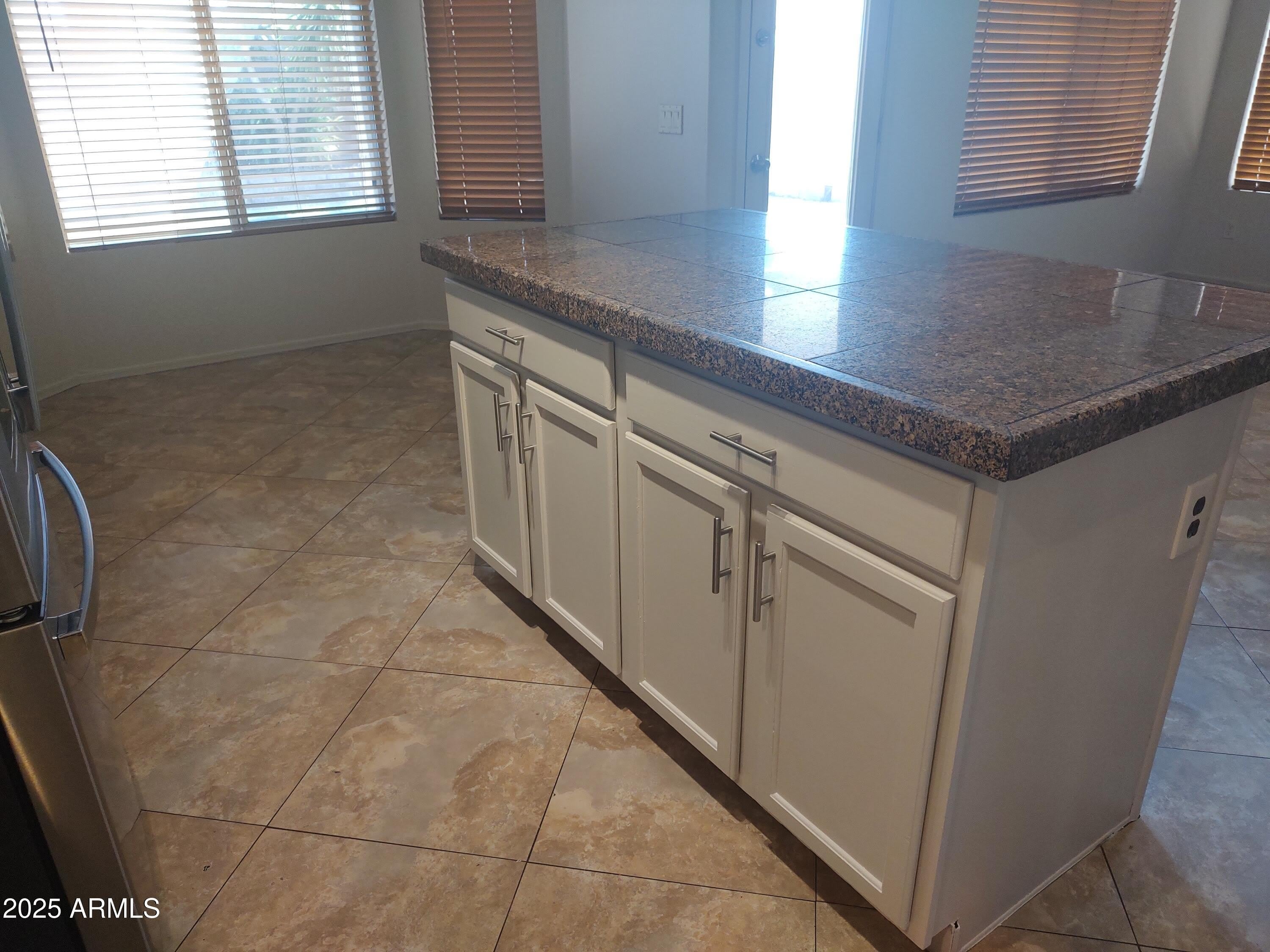 3239 E Kerry Lane – photo 4