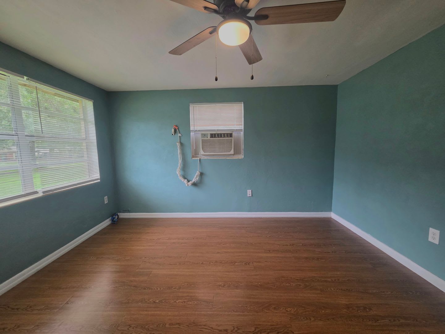 2 Bedroom, 1 Bath House in North Lakeland – photo 3