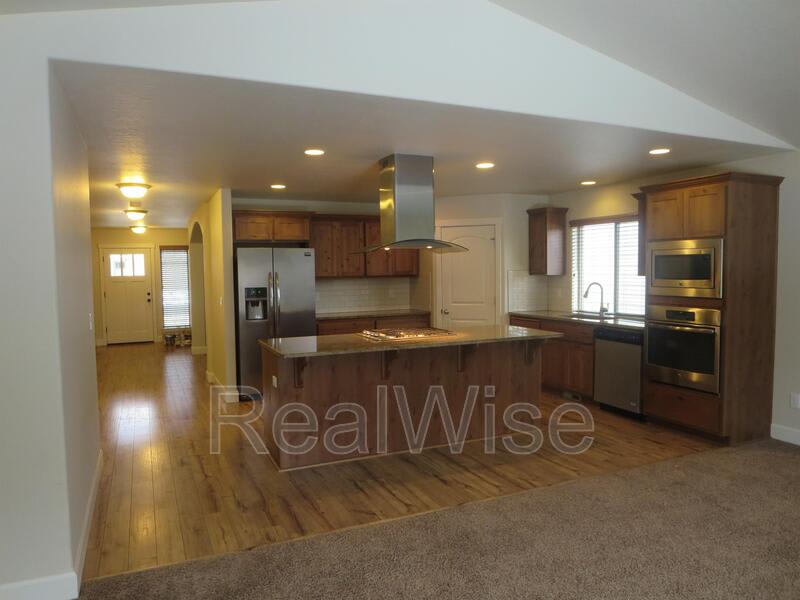 3006 NE Red Oak Dr – photo 2