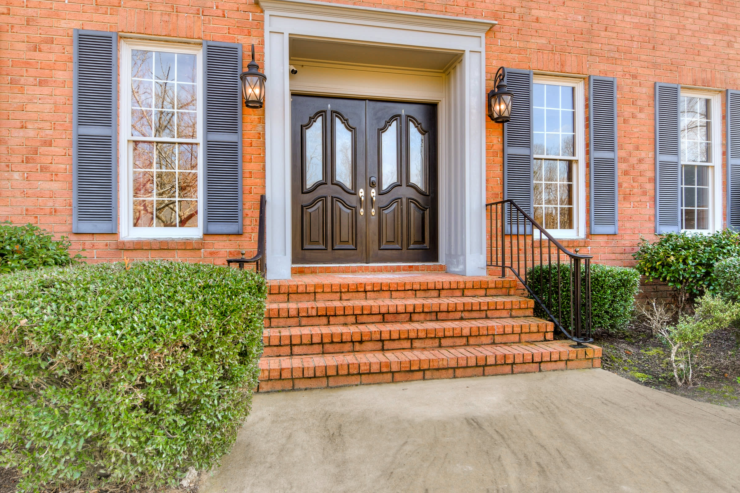 4117 Knollcrest Circle North – photo 2
