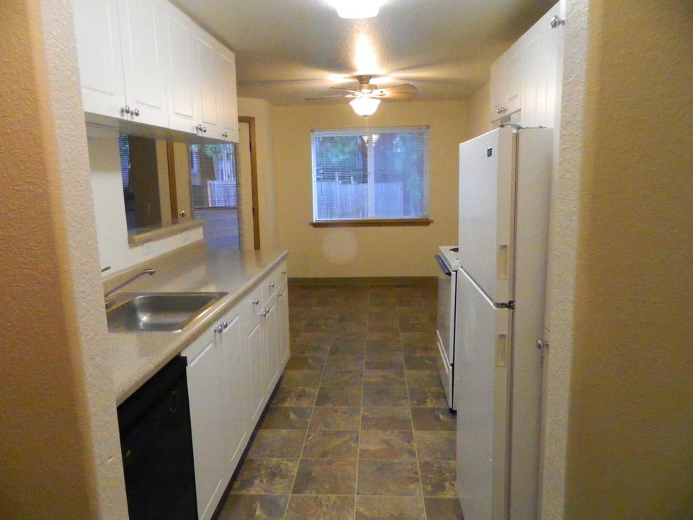 Creekside Villa Apartments – photo 4