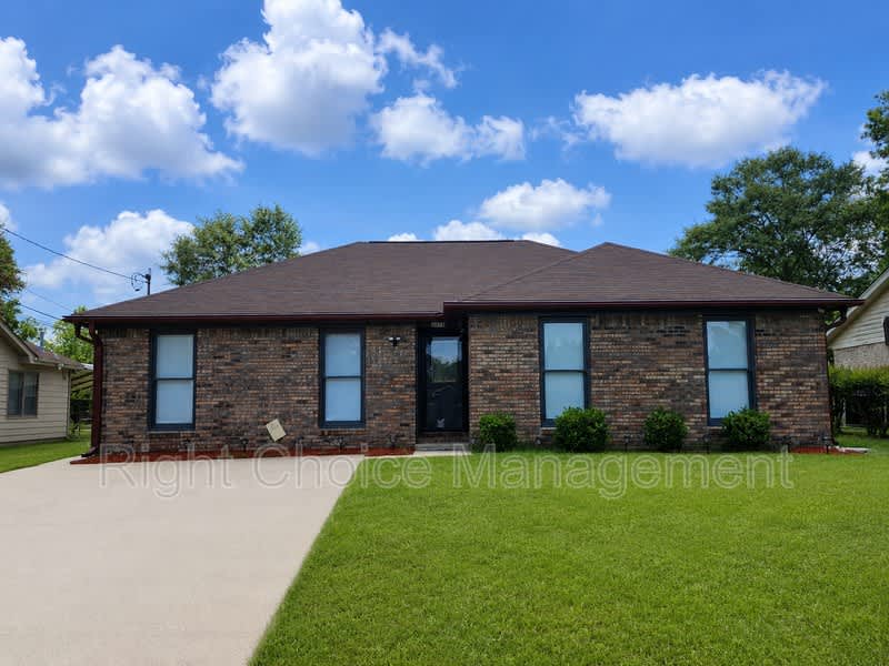 3034 Lansing Ave – photo 1
