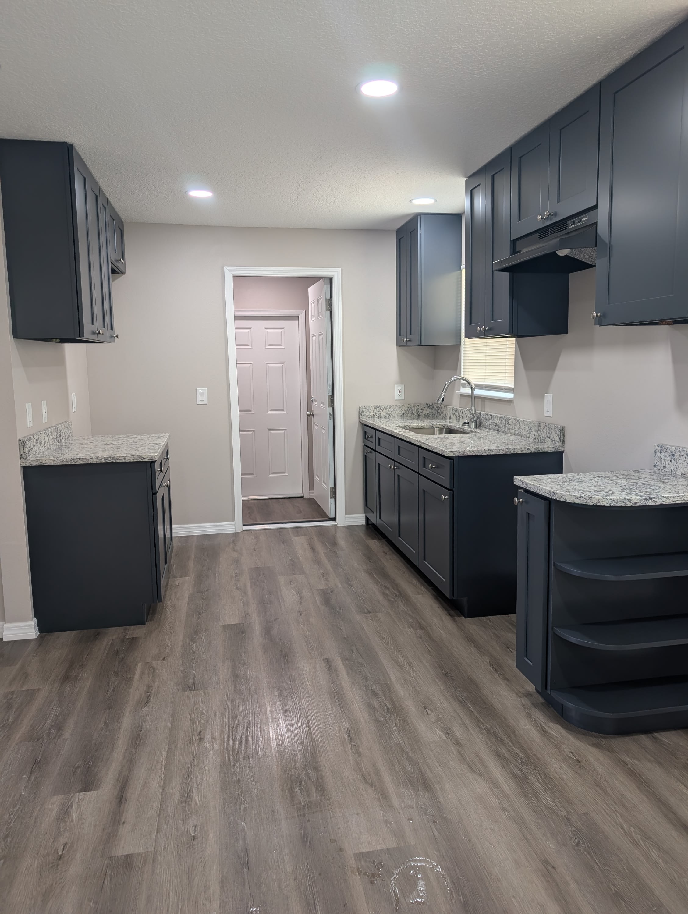 811 Hills St – photo 5