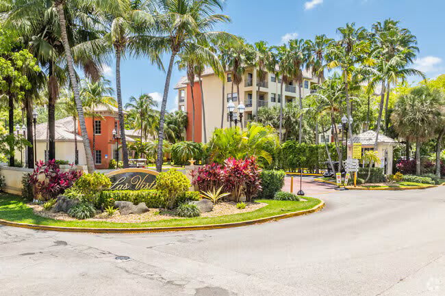 8000 Lake Drive – photo 2