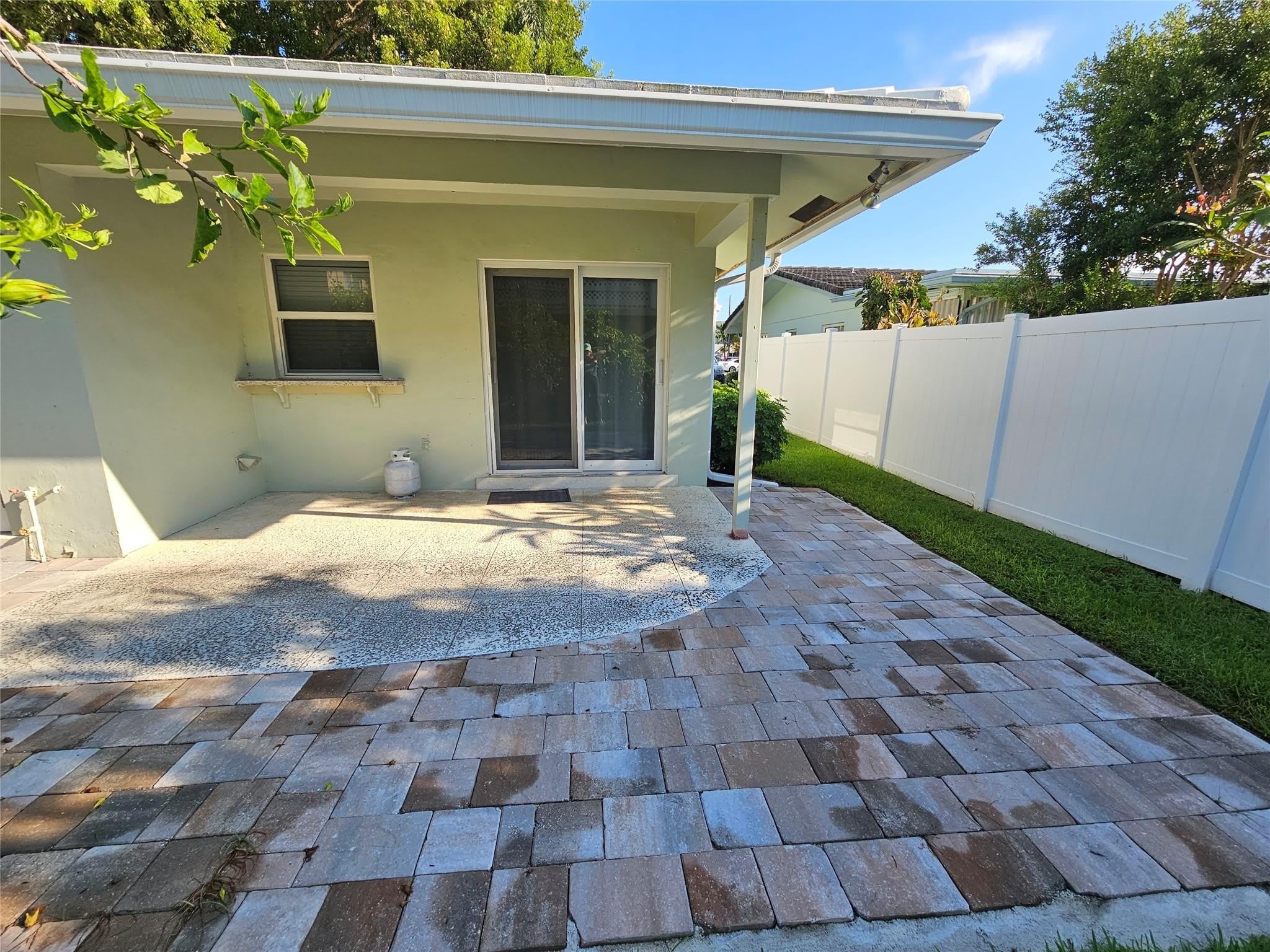 2120 NE 41st Street – photo 2