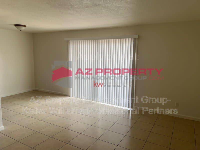 6033 W Golden Ln – photo 1