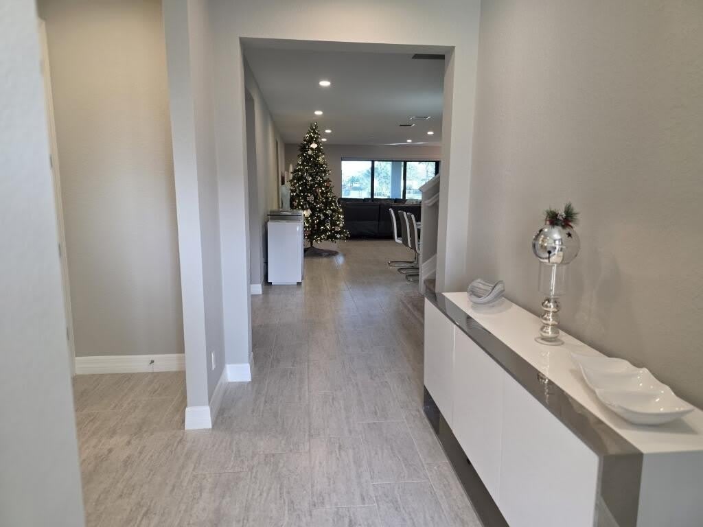 527 SE Vallarta Drive – photo 4