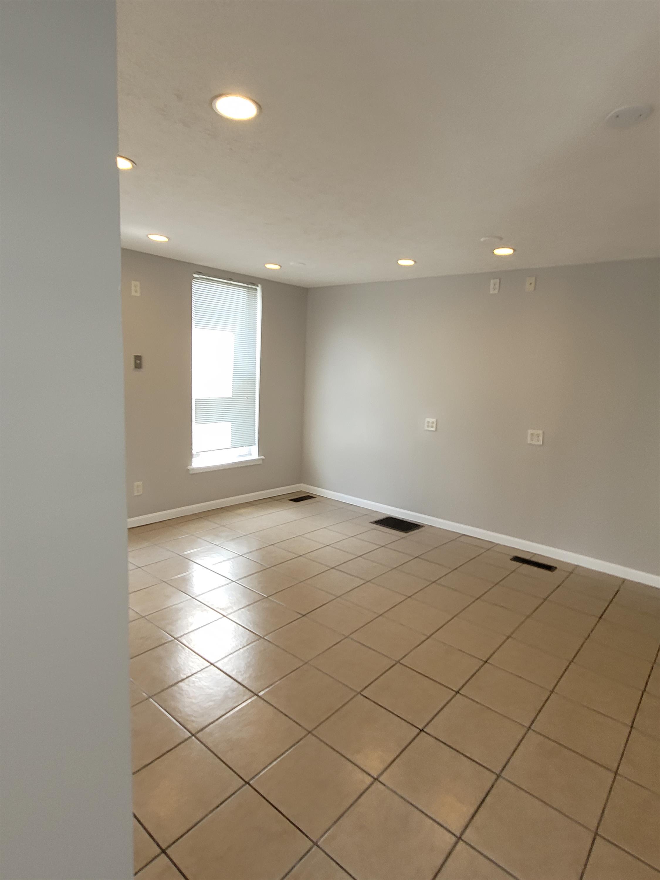 2310 West Broadway – photo 4