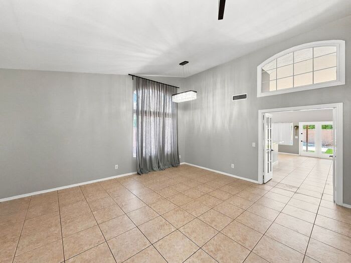 2933 East Verbena Drive – photo 4