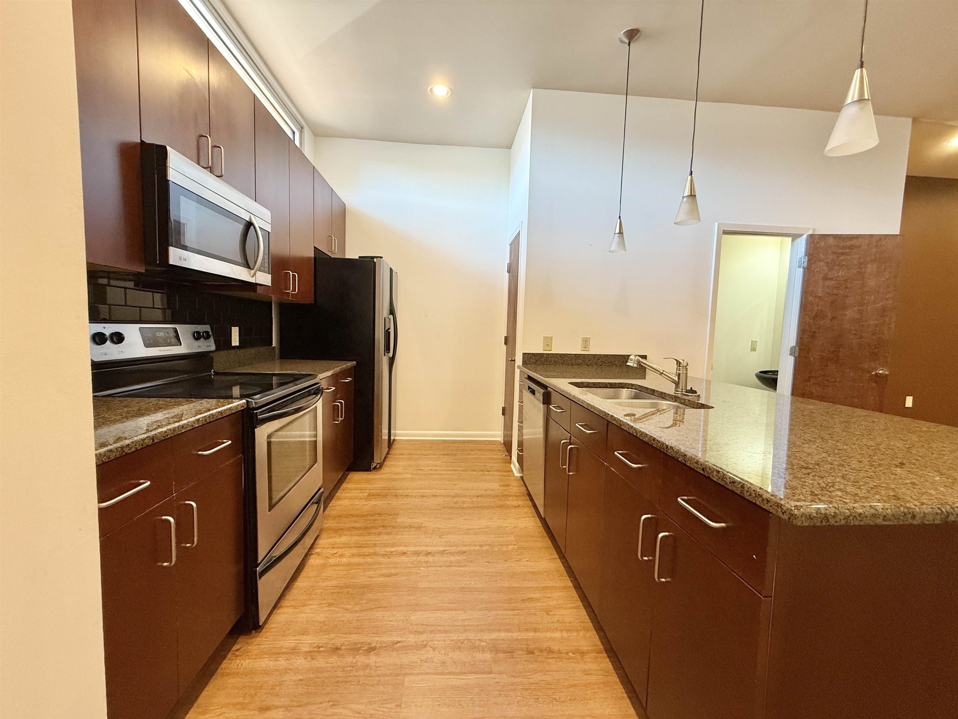 449 MONROE Ave – photo 3
