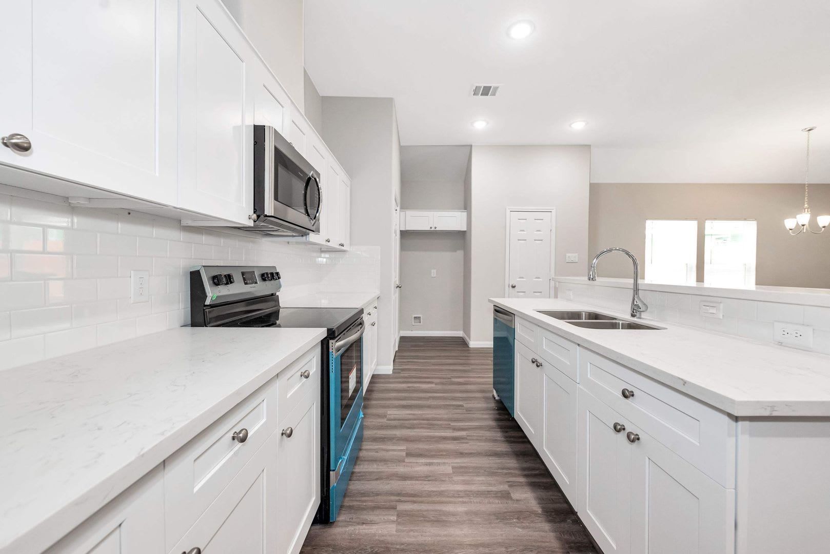 1206 Denison Ave ***Ask about our No Cash Security Deposit Option*** – photo 3