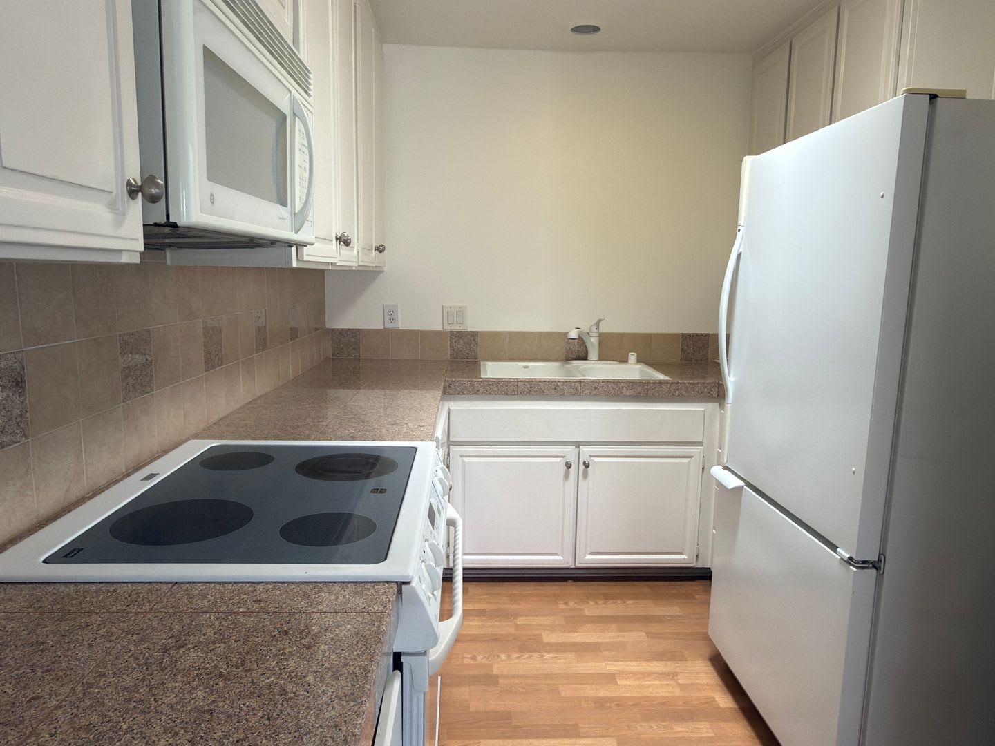 University City 2BR Condo with Private Patio and Community Pool – photo 4
