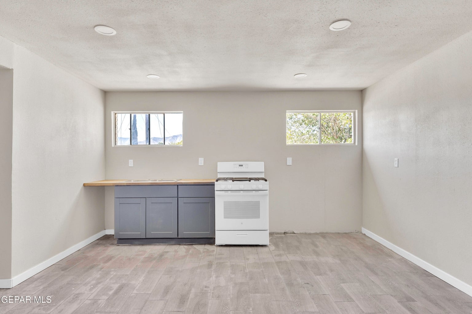 8827 Mount Elbert Drive – photo 2