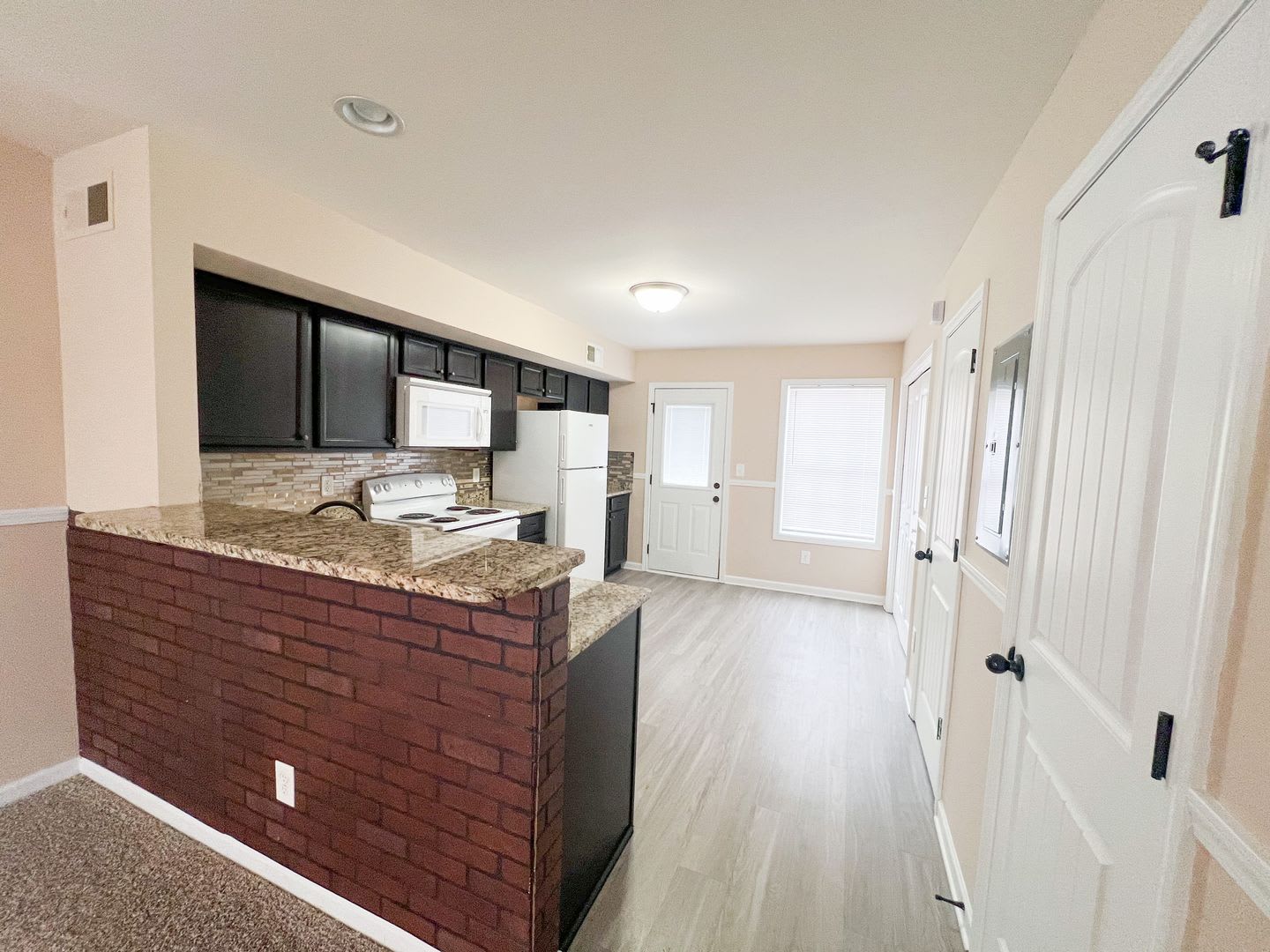 2 Bedroom 1.5 Bathroom Townhome – photo 4