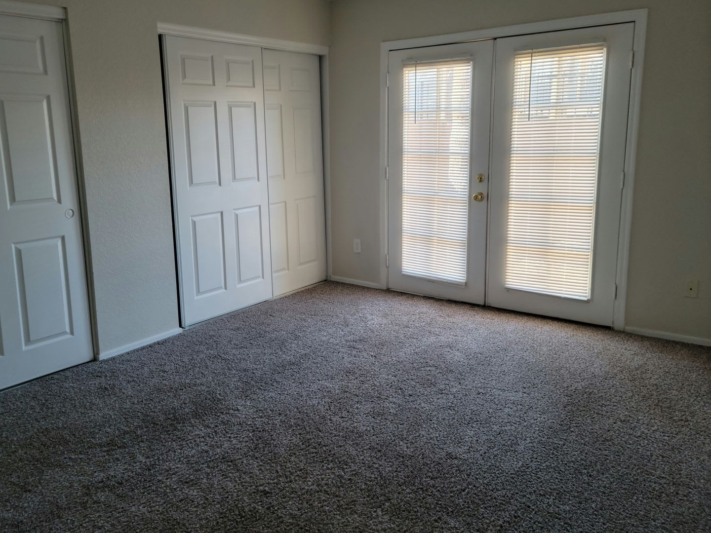 Cozy 2 Bed 2 Bath Town-home in Central Phoenix!! – photo 3