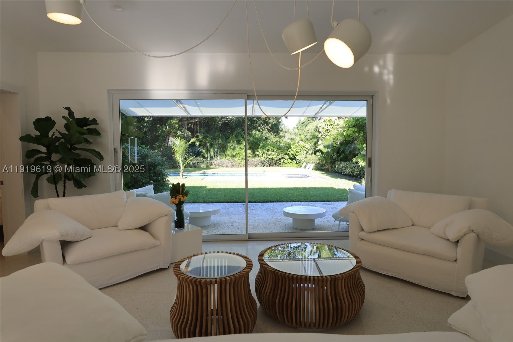 12020 NE 5th Ave – photo 1
