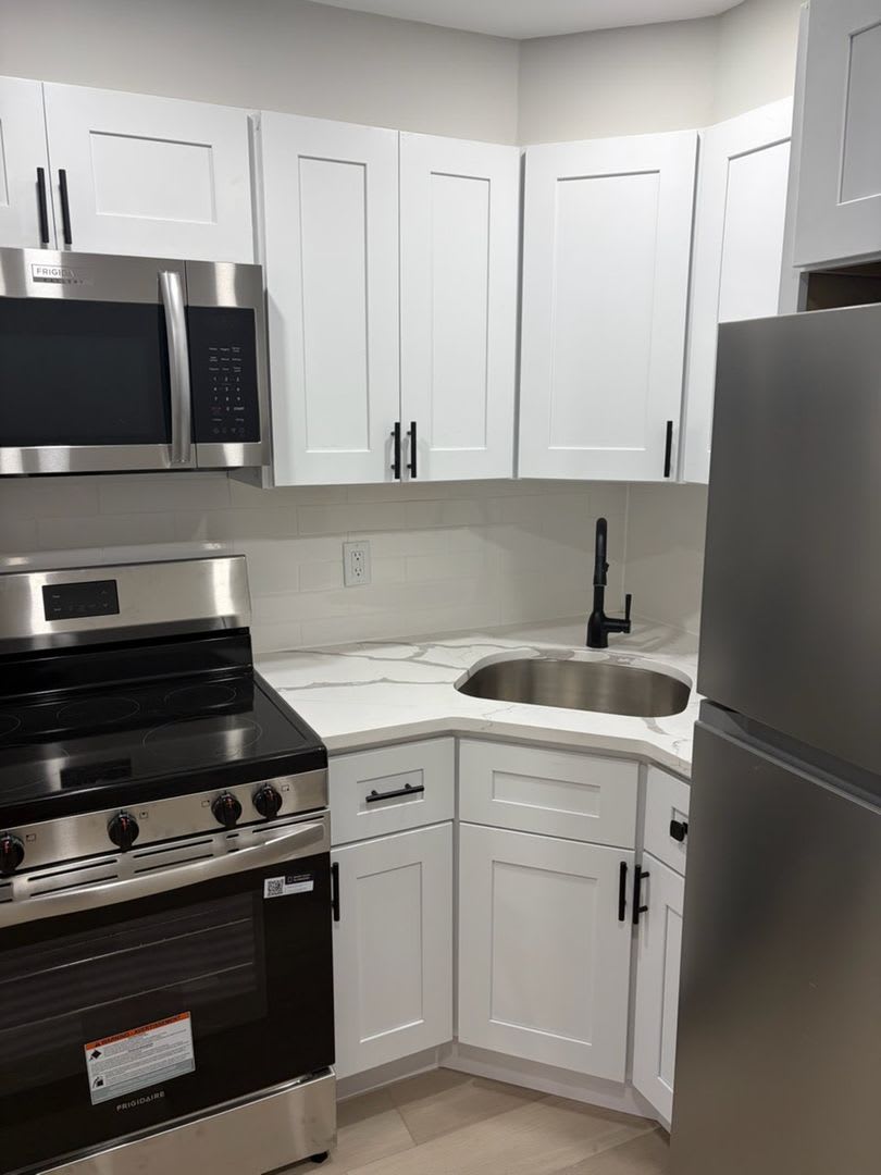 Beautiful Newly renovated 2 bedroom home now available for rent in Point Breeze!!! – photo 4