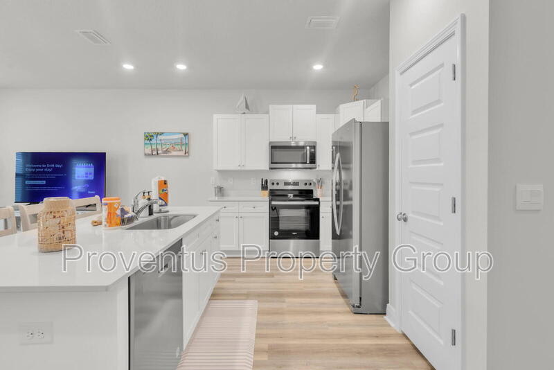 5724 Sandy Walk Street – photo 2