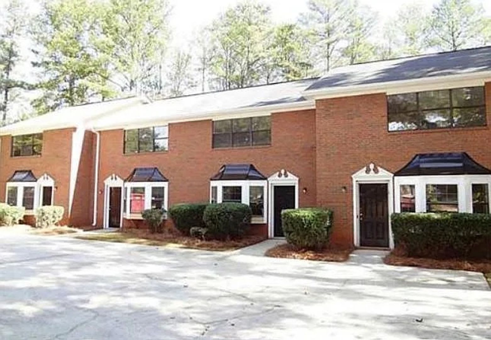 Room In 2 Bedroom Home At Patterson Cir – photo 2