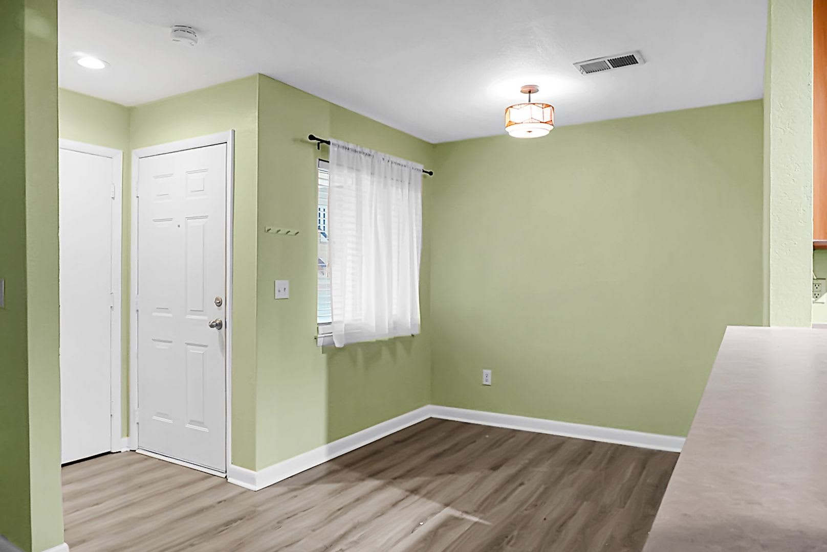 1 Bedroom 1 Bathroom Condo Mt Pleasant Near Ravenel Bridge – photo 5