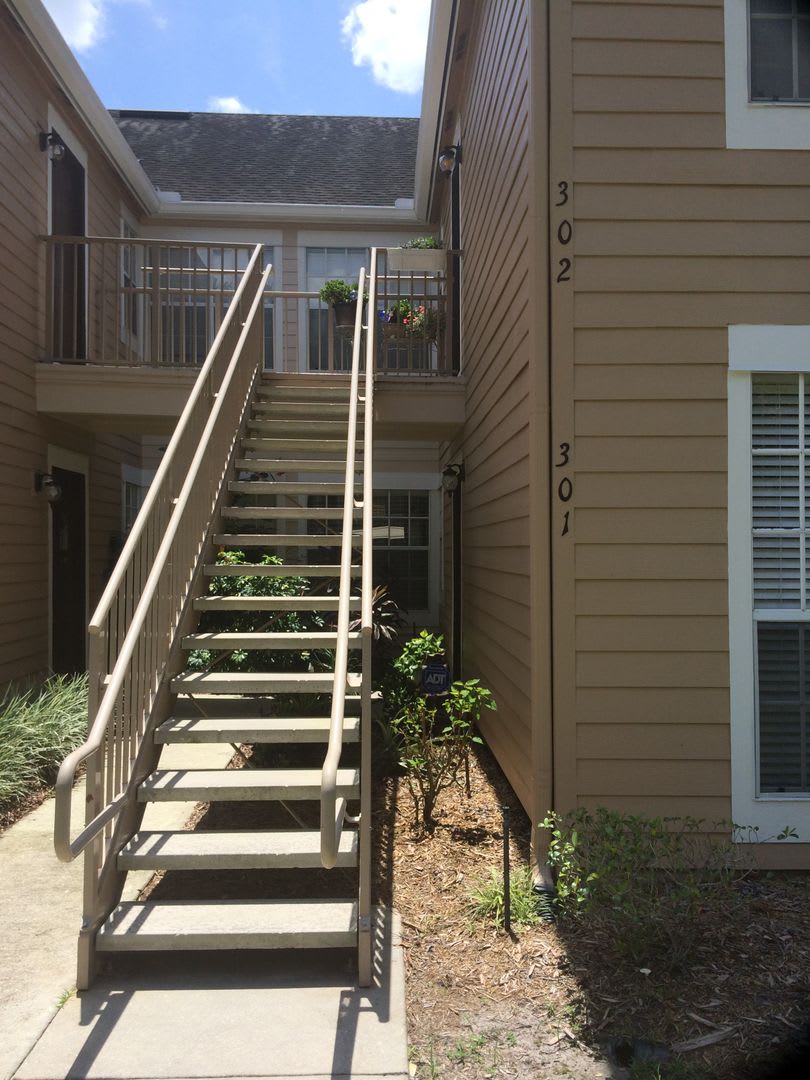 Gorgeous 3 bedroom 2 bath Will Not Last ( FIRST FLOOR ) – photo 1