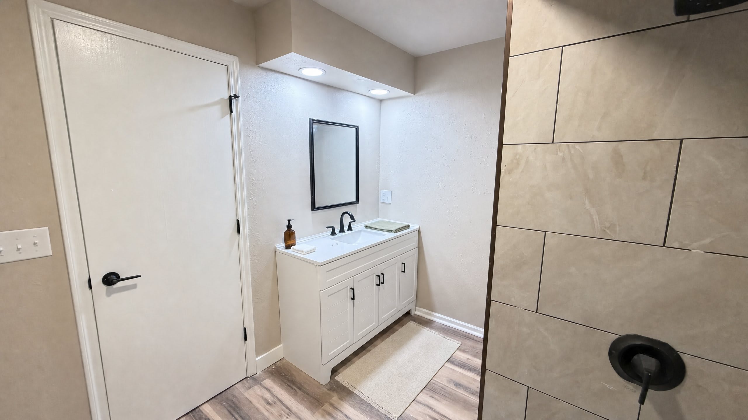 1129 Broadway Ave – photo 3