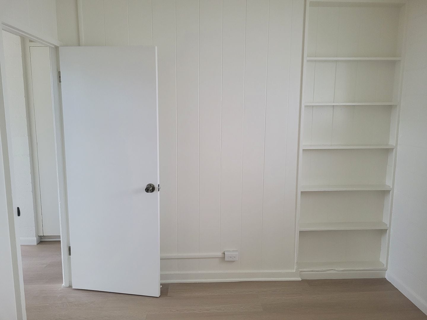 Recently Renovated 2bd, 1ba, 1pkg 700sqft. for $1750 – photo 4