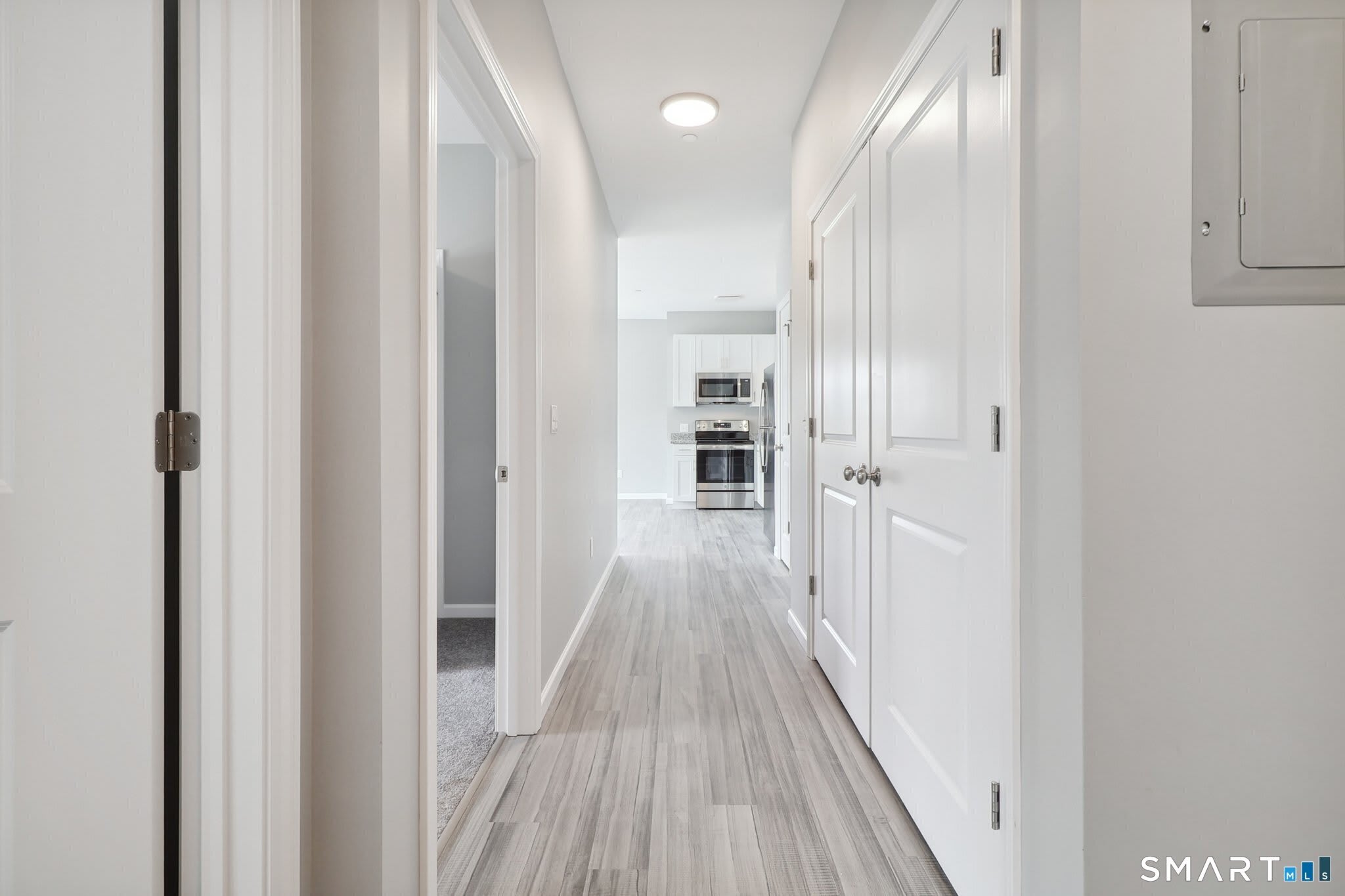 10 Steele Boulevard – photo 3