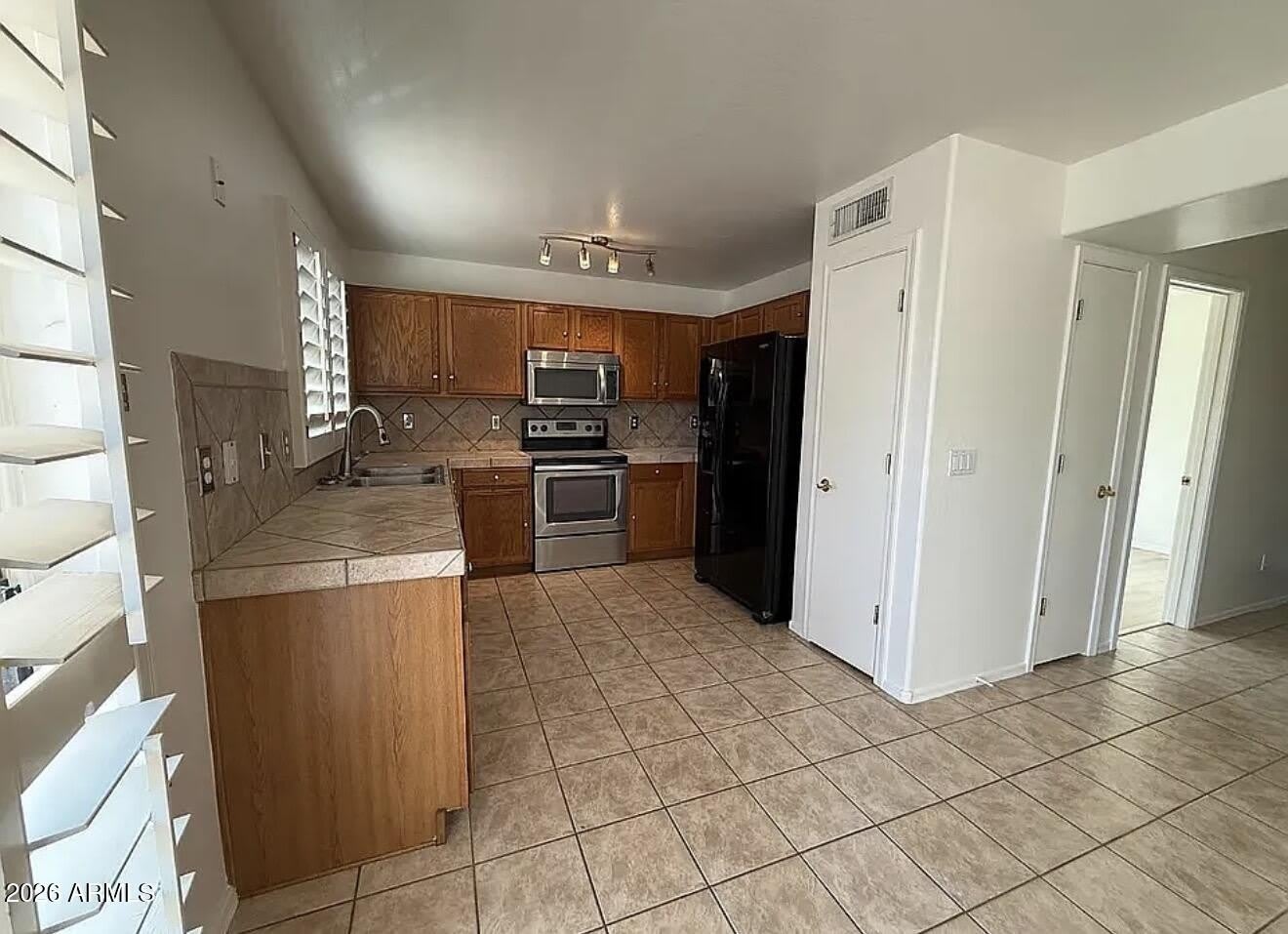 1338 E 10TH Place – photo 4