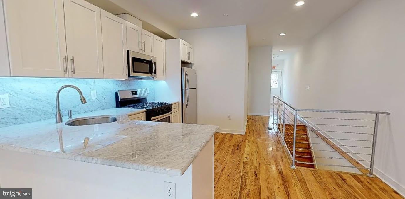 1642 N MARSHALL Street – photo 2